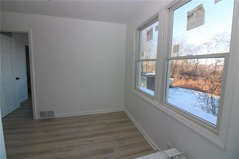 3 bed, 974 sqft, $2,800 — Photo 3