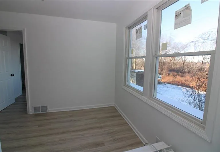 1629 Glenbrook Ave — Photo 3