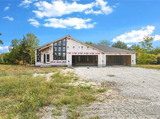 30203 E Norris Ct, Grain Valley, MO 64029