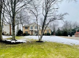 6910 Pine Knoll Dr, Clinton, OH 44216