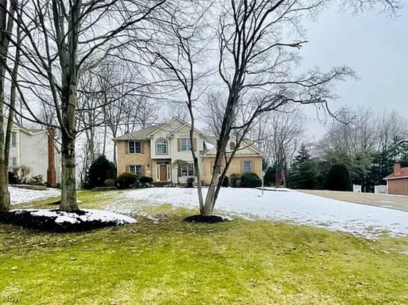 6910 Pine Knoll Dr, Clinton, OH 44216