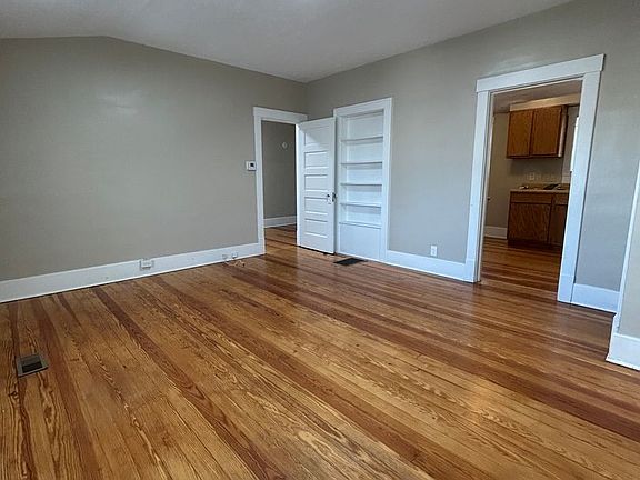 3rd image of 307 N 41st Ave