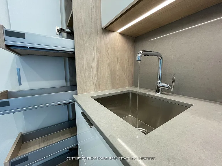 28 Freeland St #1508 — Photo 12
