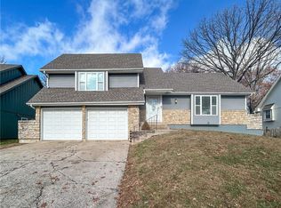 732 SW Raintree Dr, Lees Summit, MO 64082