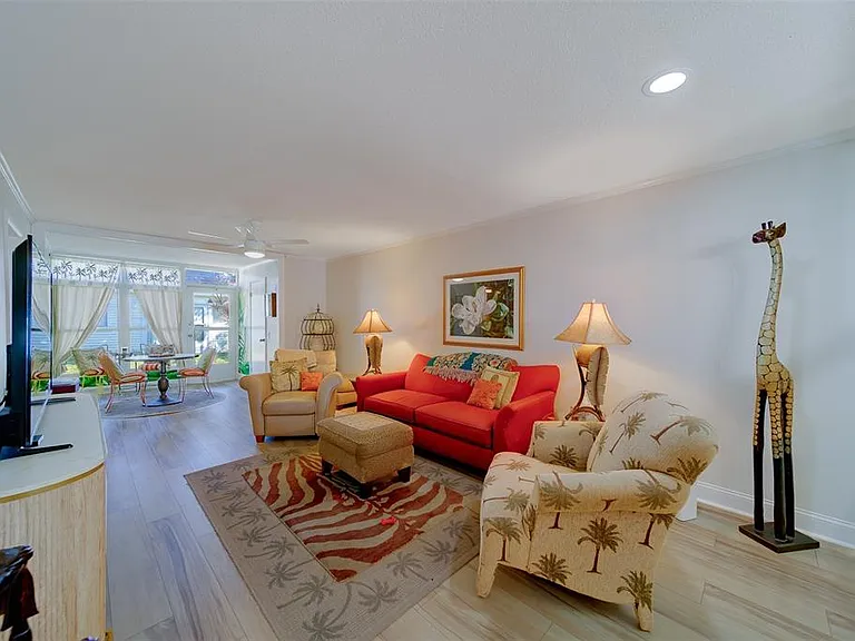 13827 Mission Oaks Blvd — Photo 9