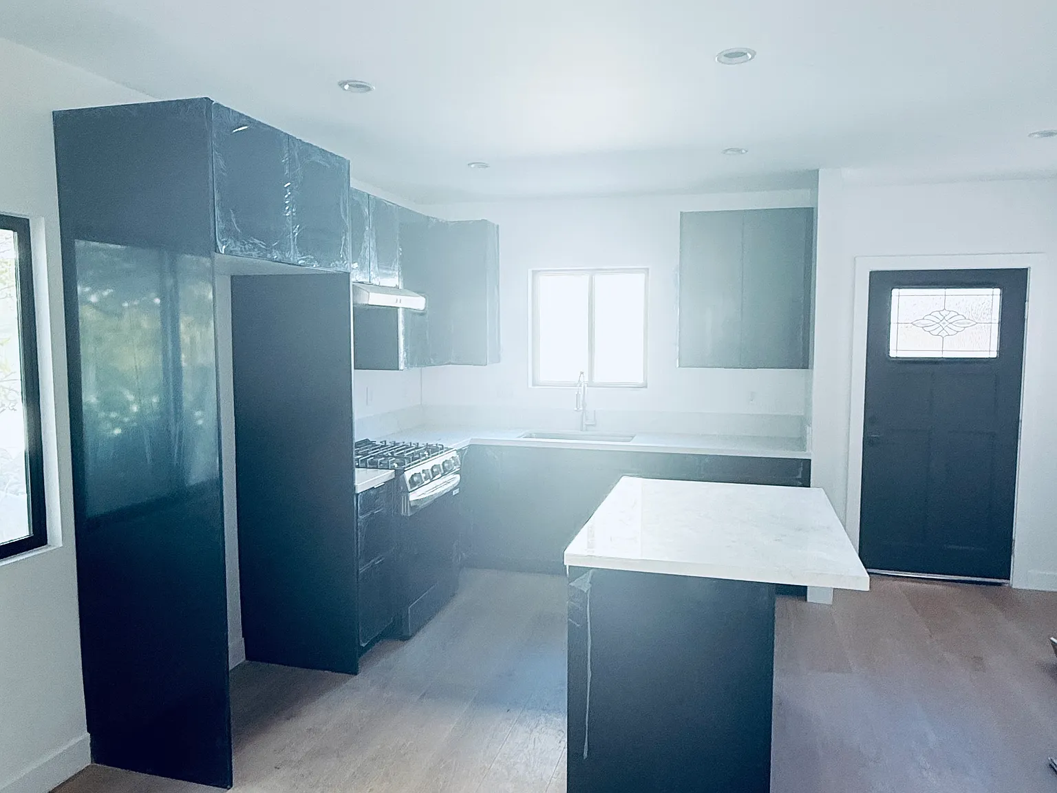 1 bed, 800 sqft, $2,700 — Photo 3