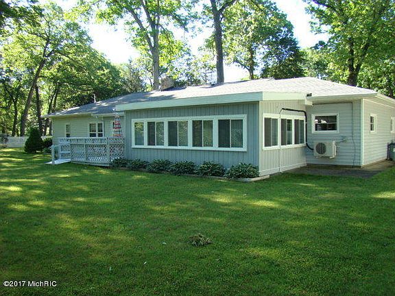 4th image of 174 Shellenberger Ave