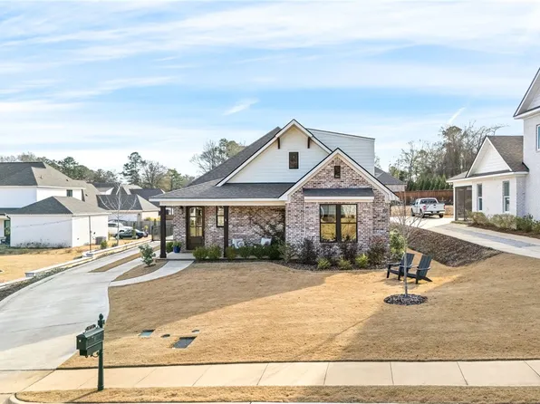 573 Arbor Dr, Auburn, AL 36830