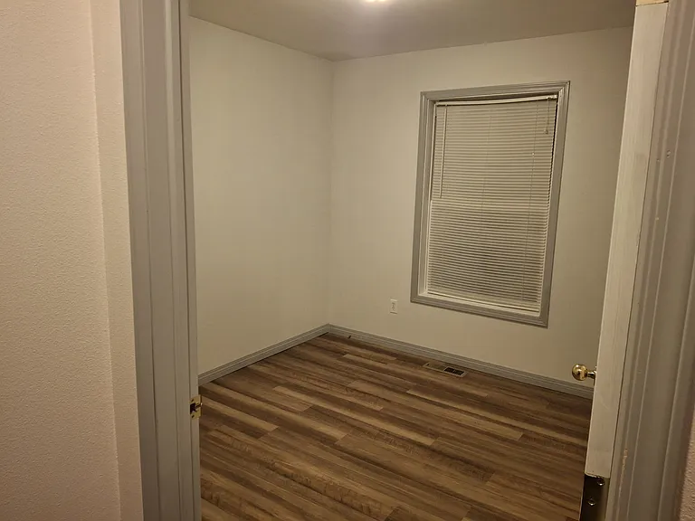 323 Bills Ln — Photo 6