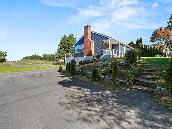 4th image of 3896 N Main St