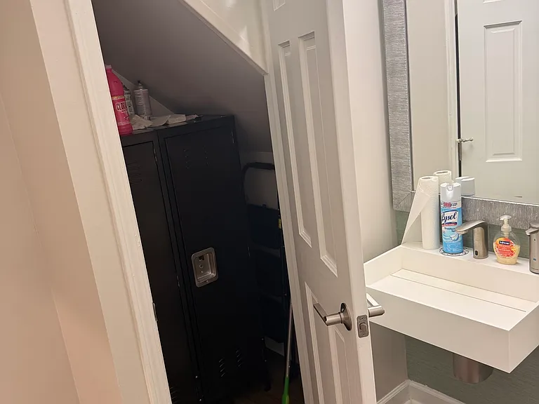 110 Howard Ln #C — Photo 11