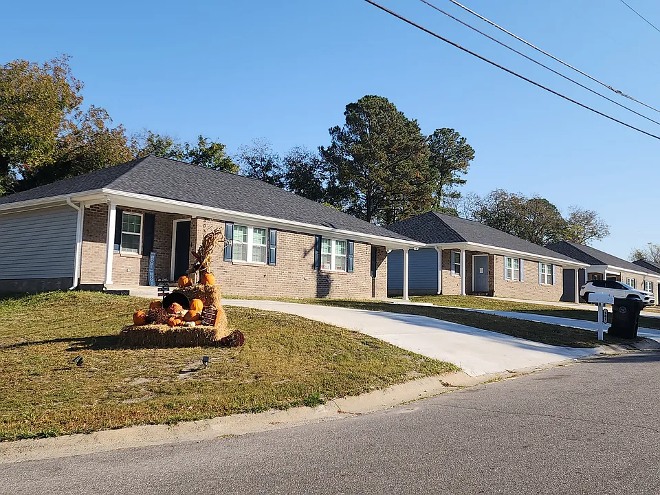 301 E Wayne Ave #A