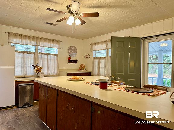 5th image of 826 Westside Rd