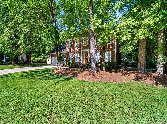 2nd image of 1811 Fox Hunt Ct