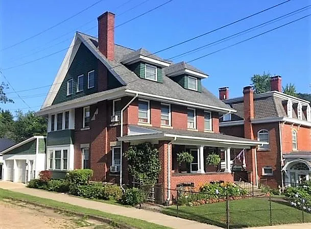 106 Lincoln St photo 1