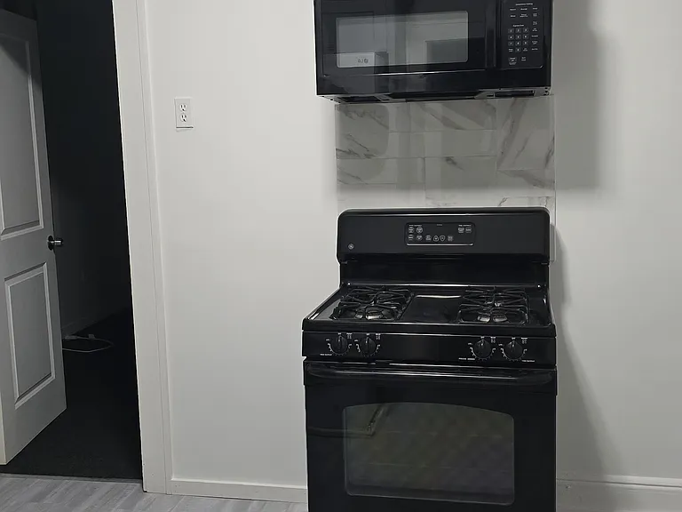 141-143 Palm St #4 — Photo 5