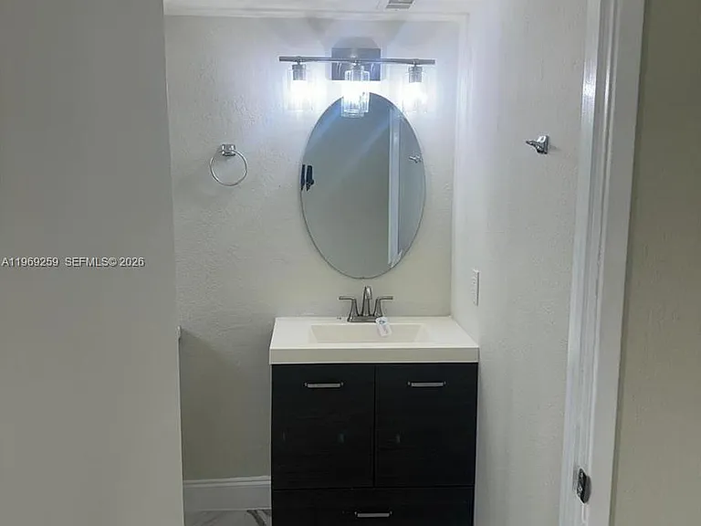1463 Lake Crystal Dr — Photo 8