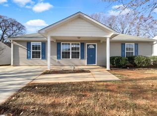 724 Cannonsburg Dr, Duncan, SC 29334