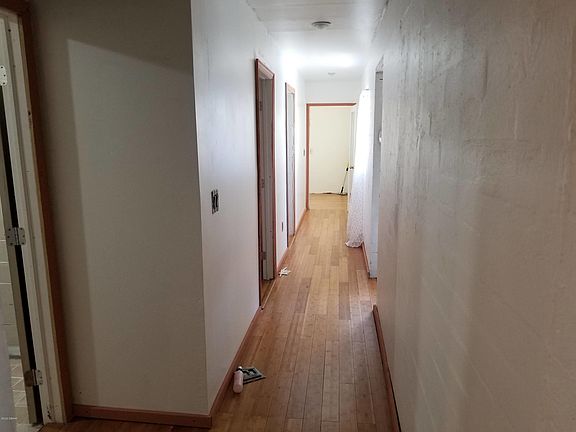 5th image of 327 Kingston Ave