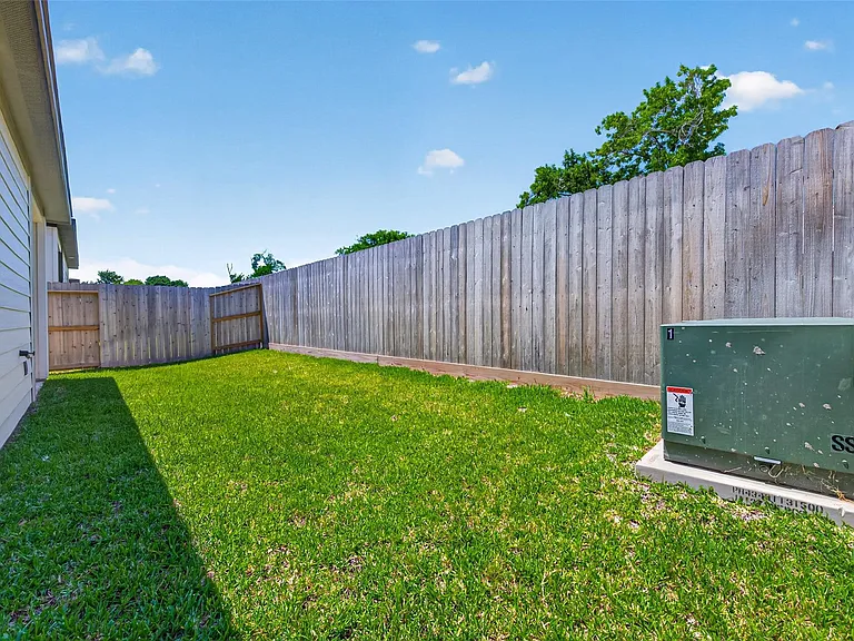 702 Sonfield Dr — Photo 49