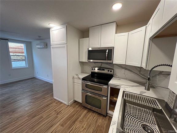 2nd image of 655 W Ontario Ave #655