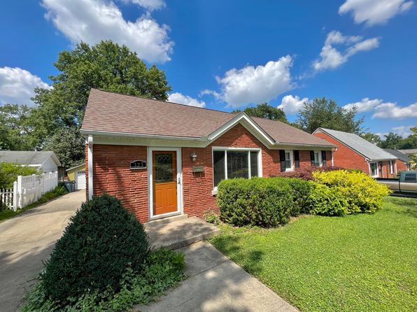 323 E Lowry Ln