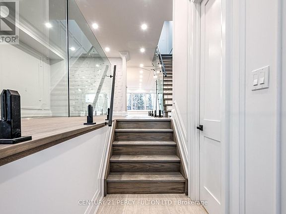 5th image of 195 Danforth Rd