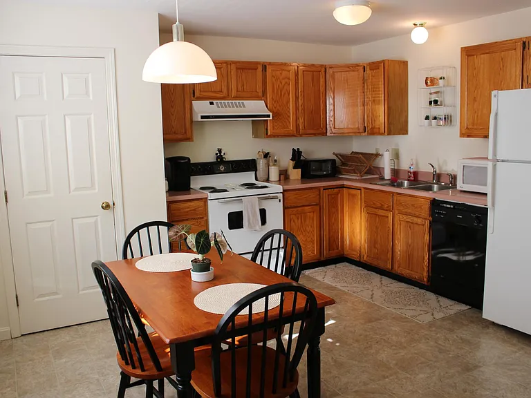 150 Husson Ave — Photo 2