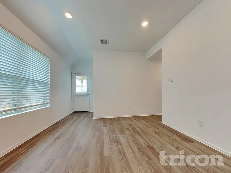 212 Seven Pines Dr — Photo 6