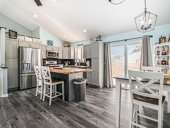4th image of 1780 River Bend Dr