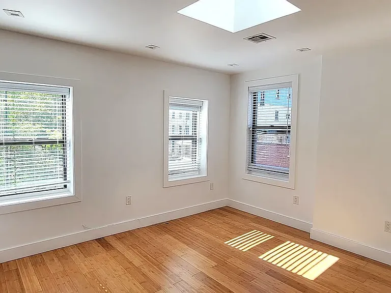 316 Franklin Ave #1 — Photo 9