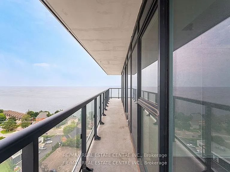 370 Martha St #1703 — Photo 33