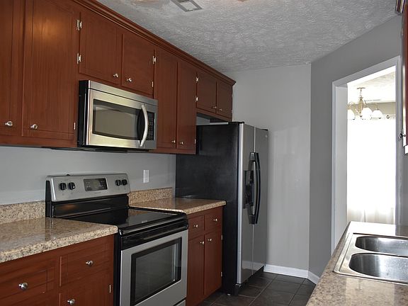 3rd image of 1352 Constitution Dr
