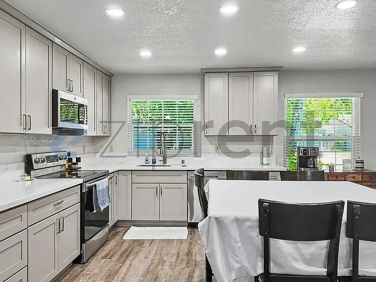 1172 Spruce Tree Cir — Photo 10