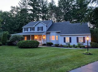 9 Erinn Ct, Gansevoort, NY 12831