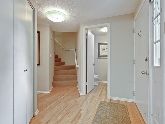 3rd image of 2534 Essex Dr