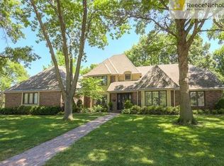 11901 Mohawk Rd, Leawood, KS 66209