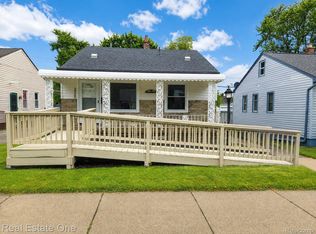 3926 21st St, Wyandotte, MI 48192