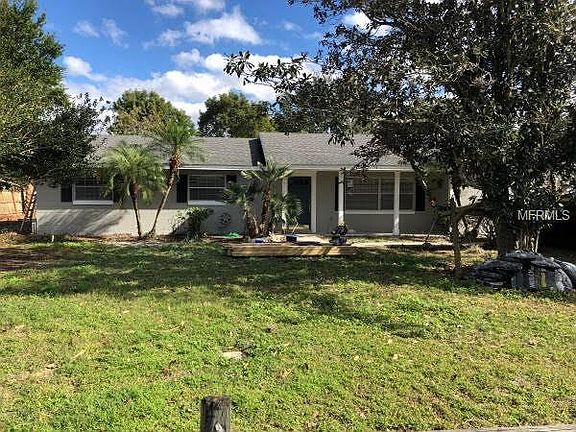 2nd image of 2913 Lake Louise Dr