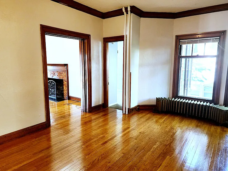 317 Fulton St E #1 — Photo 2