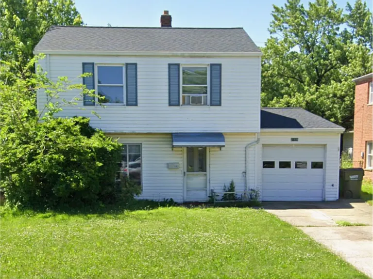 21100 Priday Ave — Photo 9