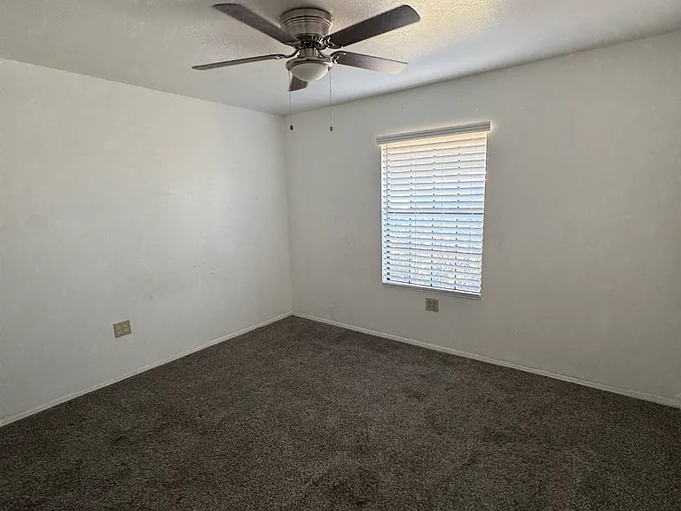 1609 E Garnet Ave — Photo 8