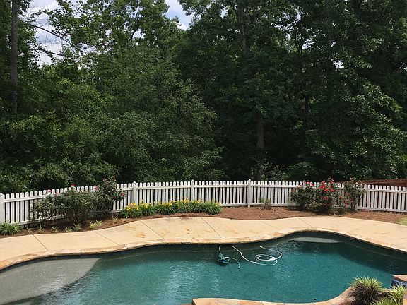 3rd image of 92 Dogwood Way