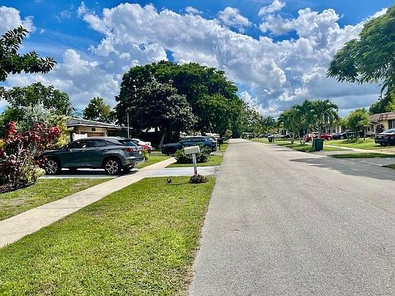 4th image of 8112 NW 72 Avenue