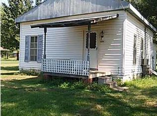 604 Montgomery St, Longton, KS 67352
