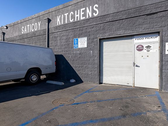 2nd image of 13346 Saticoy St #K12