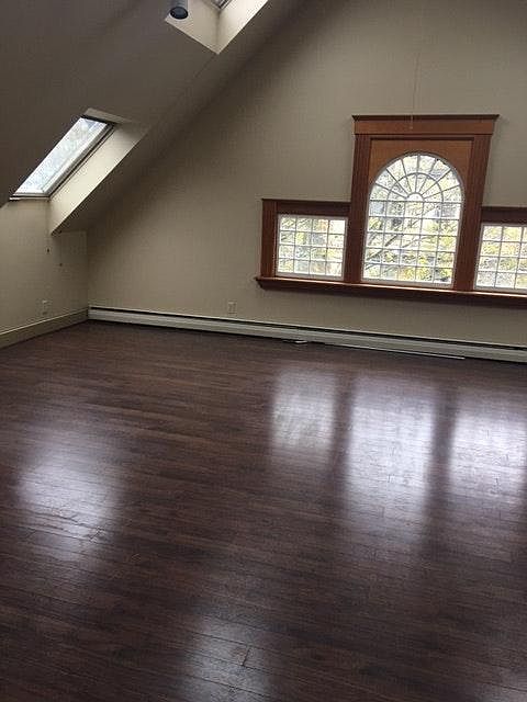 Living room with Palladian window