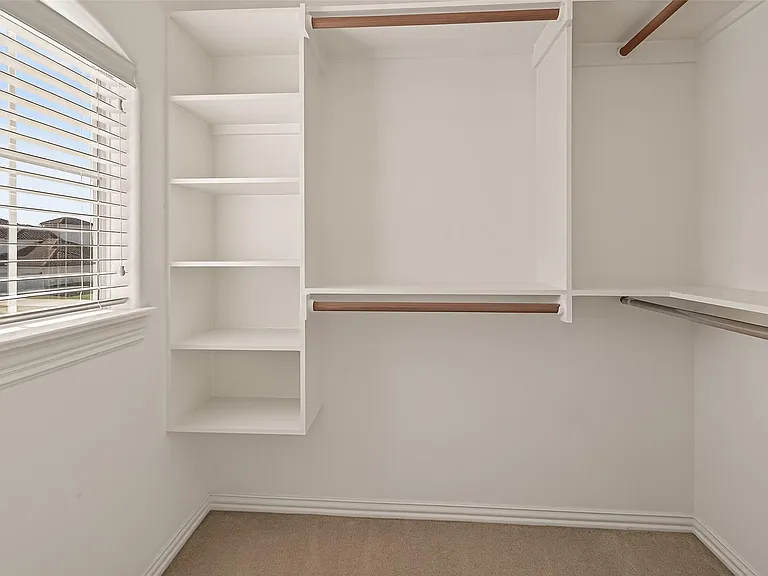 2210 Bywater Dr — Photo 32