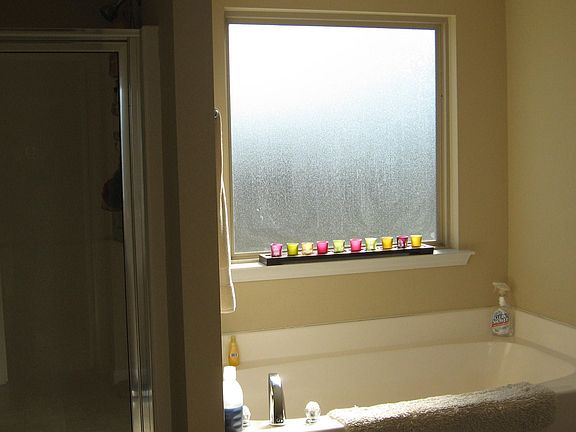 Garden tub in master bath!