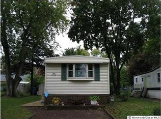 45 1st St, Manchester, NJ 08759